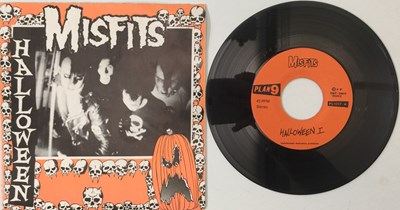 Lot 77 - MISFITS - HALLOWEEN 7" (ORIGINAL US 'LIGHT ORANGE' SLEEVE COPY - PL 1017)