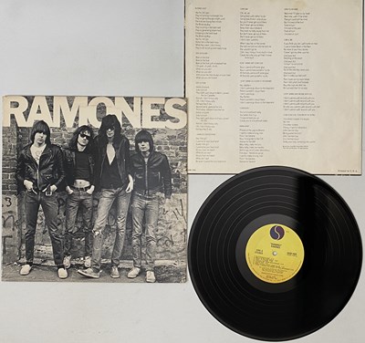 Lot 95 - RAMONES - RAMONES LP (ORIGINAL US TERRE HAUTE PRESSING - SIRE SASD-7520)