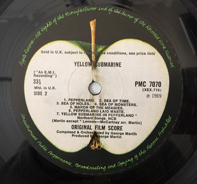 Lot 160 - THE BEATLES - YELLOW SUBMARINE/ WHITE ALBUM LP PACK