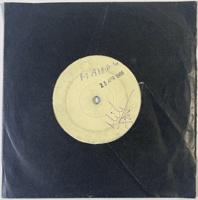 Lot 46 - THE SMITHS - THAT JOKE ISN'T FUNNY ANYMORE 7" (ORIGINAL UK WHITE LABEL TEST PRESSING - MIKE JOYCE SIGNED - RT 186)