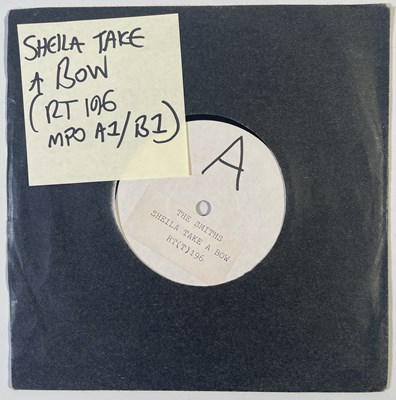 Lot 53 - THE SMITHS - SHEILA TAKE A BOW 7" (ORIGINAL UK WHITE LABEL TEST PRESSING - RT 196)