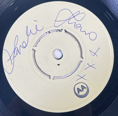 Lot 61 - SANDIE SHAW - HAND IN GLOVE 7" (ORIGINAL UK WHITE LABEL TEST PRESSING - SIGNED - RT 130)