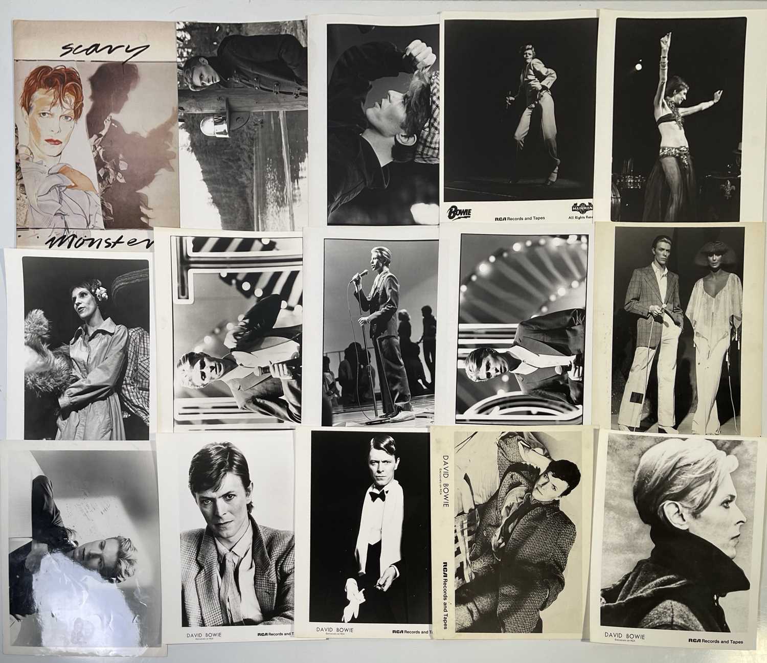 Lot 442 - DAVID BOWIE - PRESS / PROMO PHOTOS AND PRESS PACK.
