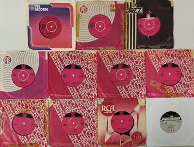 Lot 806 - THE KINKS - 7" PACK