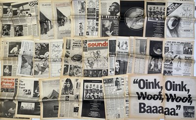 Lot 451 - PINK FLOYD - MUSIC PRESS CUTTINGS / ZINES ETC.