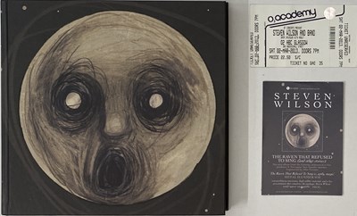 Lot 974 - STEVEN WILSON - THE RAVEN THAT REFUSED TO SING AND OTHER STORIES (KSCOPE240)