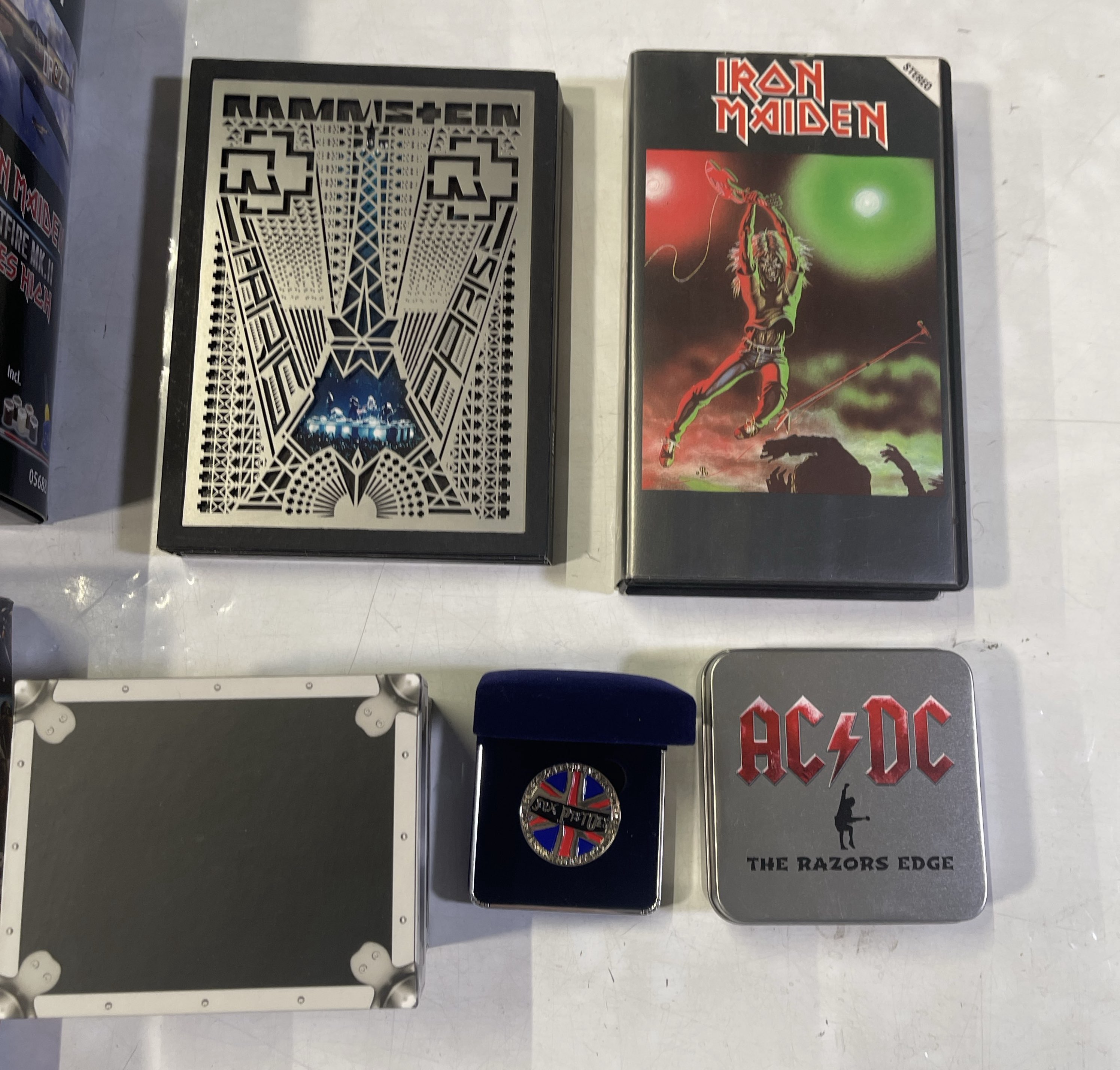 Lot 24 - METAL / HARD ROCK MEMORABILIA INC IRON MAIDEN