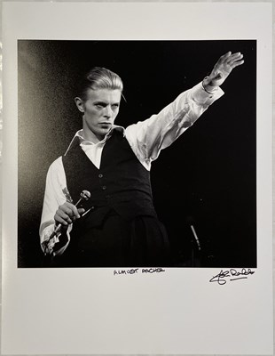 Lot 570 - DAVID BOWIE - JOHN ROWLANDS SIGNED PRINT.