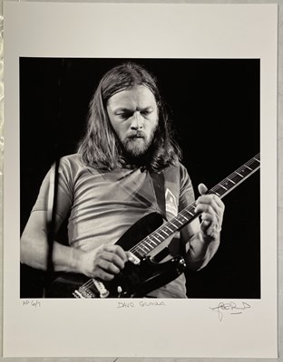 Lot 363 - PINK FLOYD - DAVID GILMOUR - PHOTOGRAPHER SIGNED PRINT.