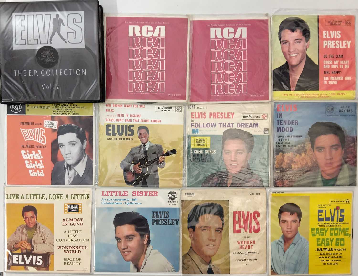 Lot 1043 - ELVIS PRESLEY 7" COLLECTION