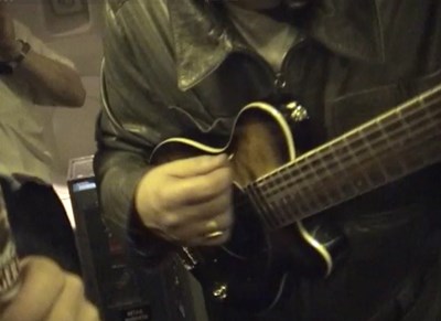 Lot 521 - OASIS - LIAM GALLAGHER PLAYED PIGNOSE GUITAR - VIDEO PROOF.