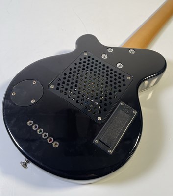 Lot 521 - OASIS - LIAM GALLAGHER PLAYED PIGNOSE GUITAR - VIDEO PROOF.