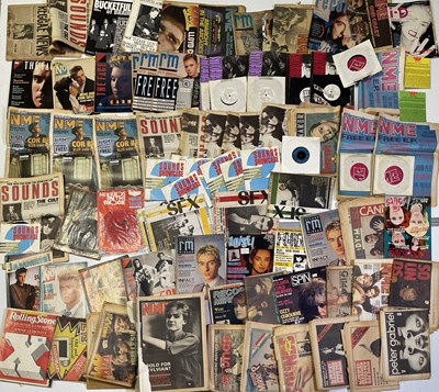 Lot 103 - MAGAZINE COLLECTION INC FREE 7" SINGLES.