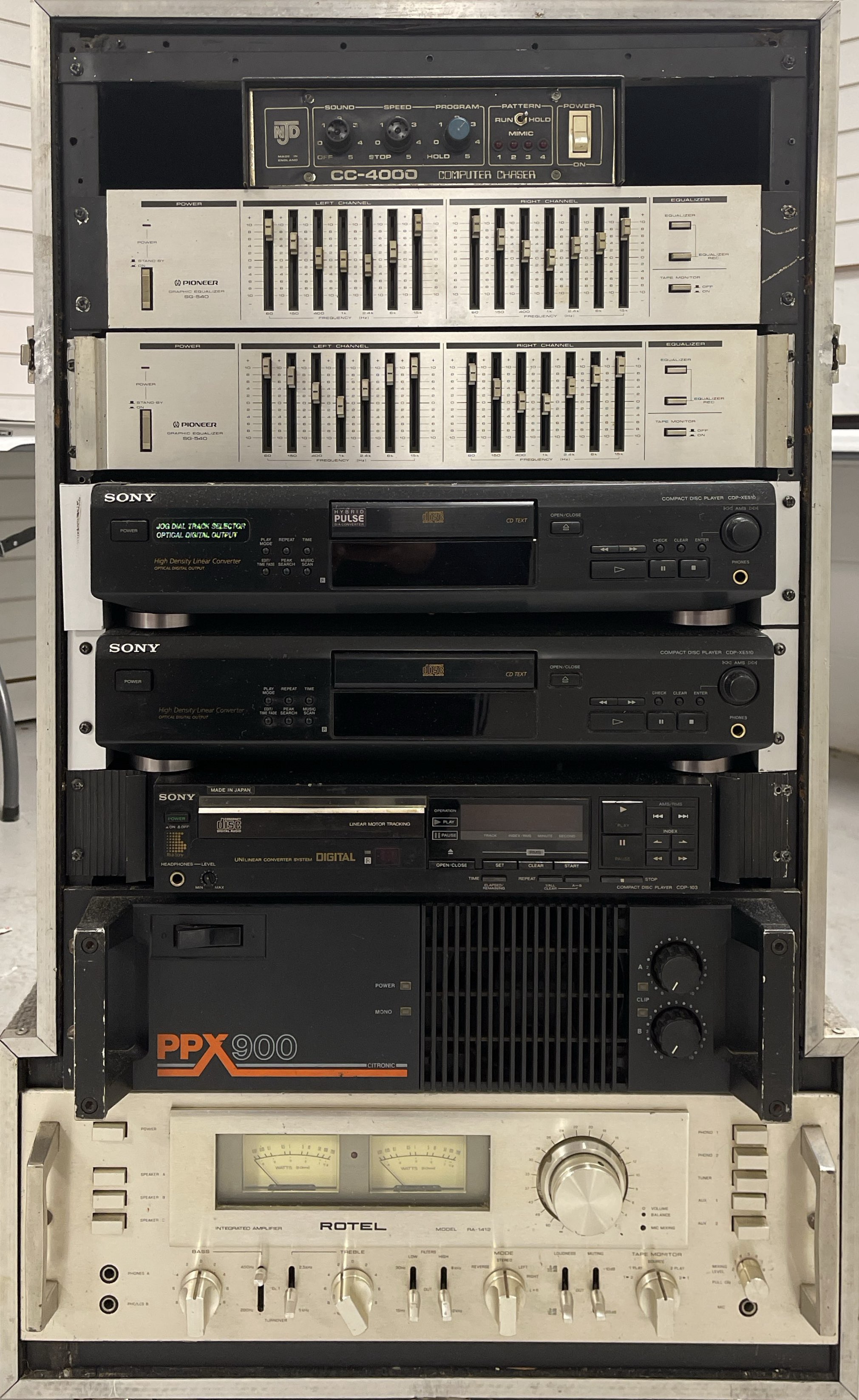 Lot 13 - RACK MOUNTED EQUIPMENT IN CUSTOM-BUILT CASE