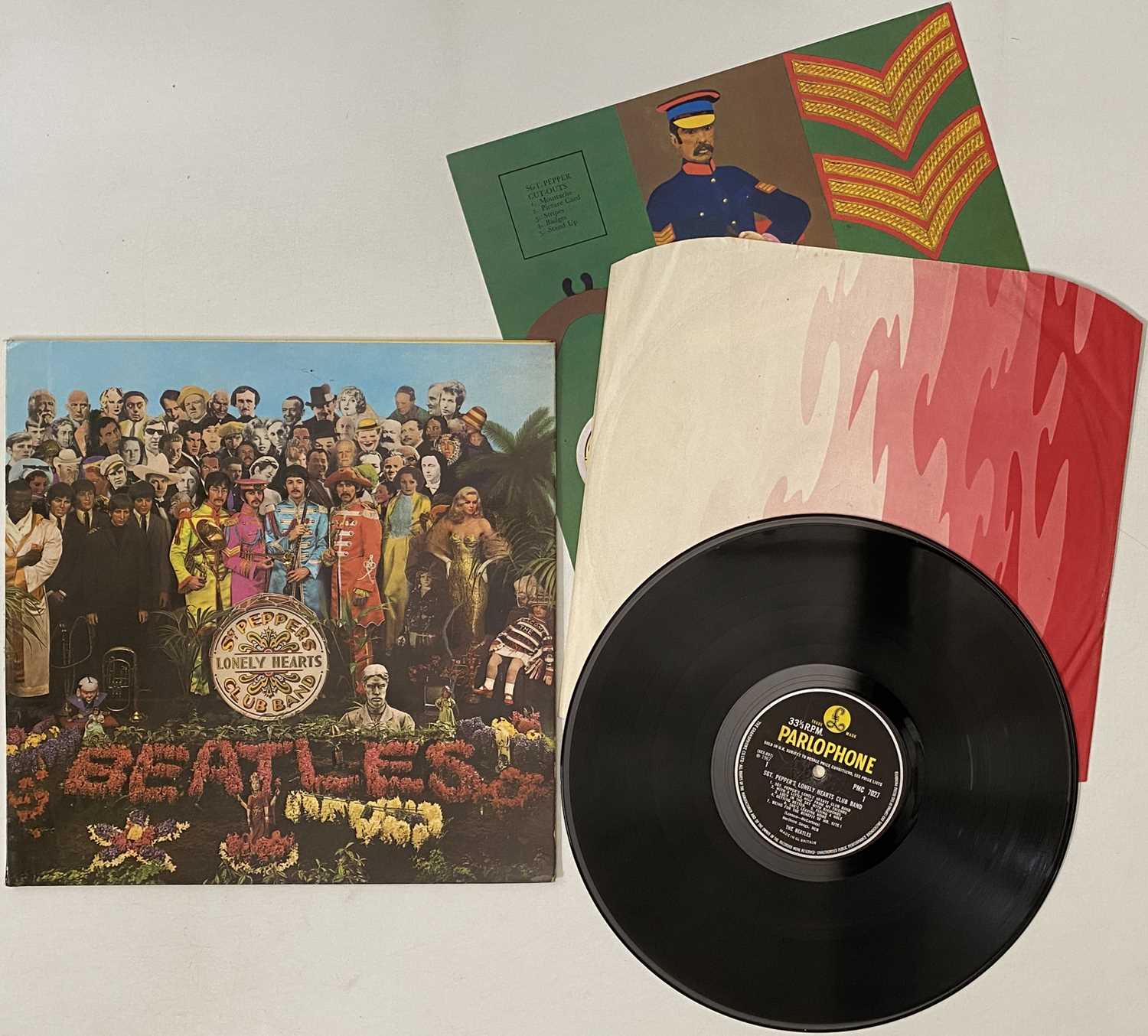 Lot 13 - THE BEATLES - SGT PEPPER LP (UK WIDE SPINE - PARLOPHONE - PMC 7027)