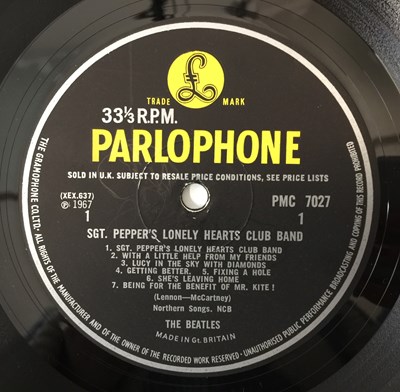 Lot 13 - THE BEATLES - SGT PEPPER LP (UK WIDE SPINE - PARLOPHONE - PMC 7027)