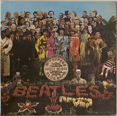 Lot 13 - THE BEATLES - SGT PEPPER LP (UK WIDE SPINE - PARLOPHONE - PMC 7027)