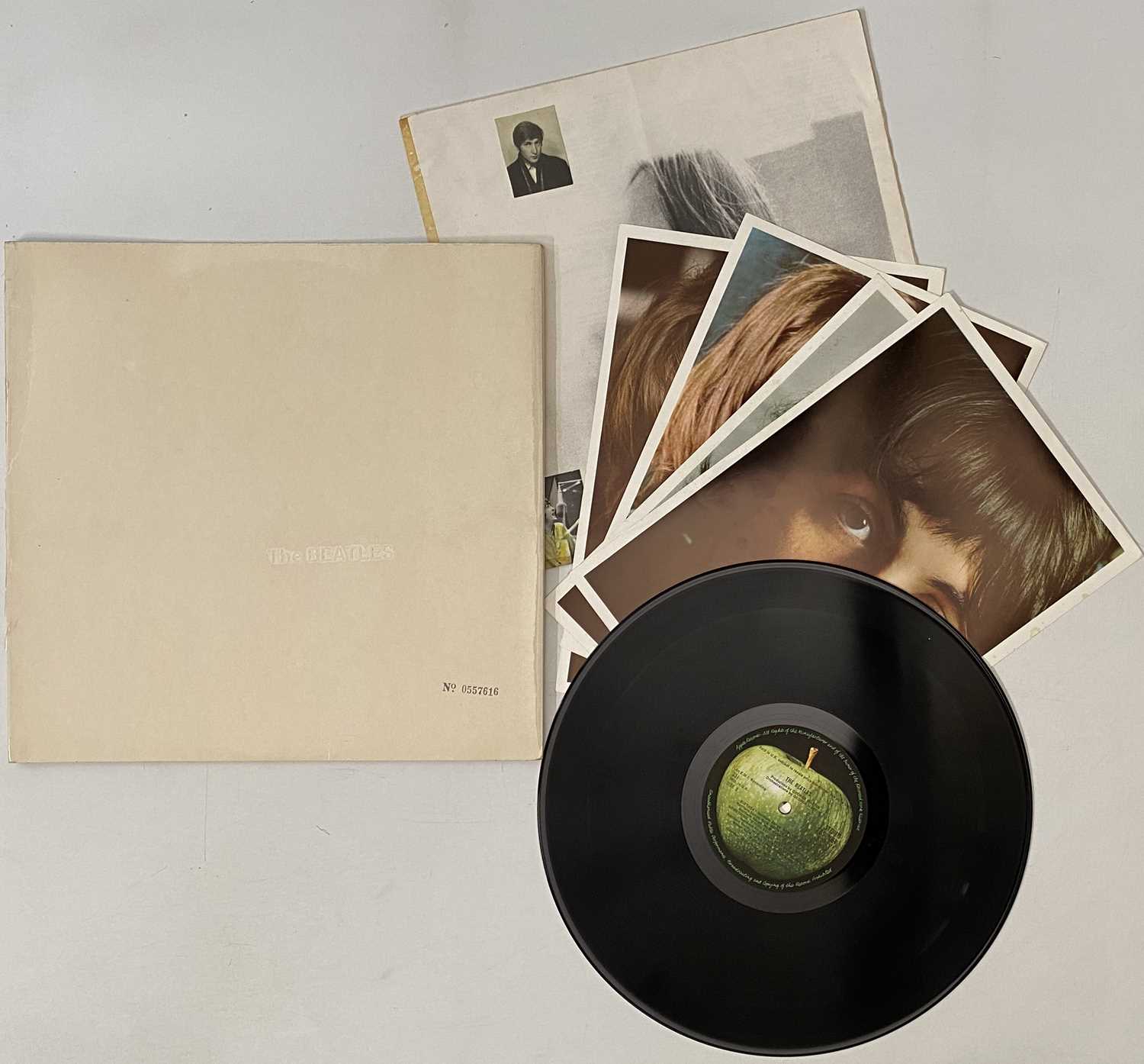 Lot 14 - THE BEATLES - WHITE ALBUM LP (COMPLETE UK STEREO - 0557616 - PCS 7067/ 68)
