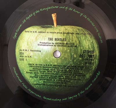 Lot 14 - THE BEATLES - WHITE ALBUM LP (COMPLETE UK STEREO - 0557616 - PCS 7067/ 68)