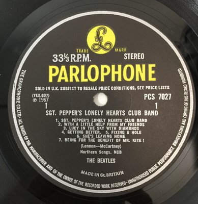 Lot 17 - THE BEATLES - SGT PEPPERS LONELY HEARTS CLUB BAND LP (UK STEREO ORIGINAL - PARLOPHONE - PCS 7027)