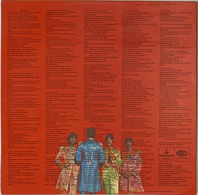 Lot 17 - THE BEATLES - SGT PEPPERS LONELY HEARTS CLUB BAND LP (UK STEREO ORIGINAL - PARLOPHONE - PCS 7027)