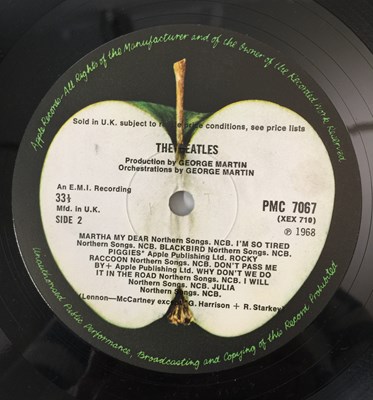 Lot 18 - THE BEATLES - WHITE ALBUM LP (COMPLETE UK MONO - No: 0296103 - PMC 7067/ 68)