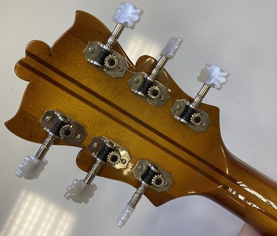 Lot 19 - HOFNER - 1957 COMMITTEE ELECTRIC GUITAR - USED AS RESIDENT GUITAR AT THE 2'IS COFFEE BAR