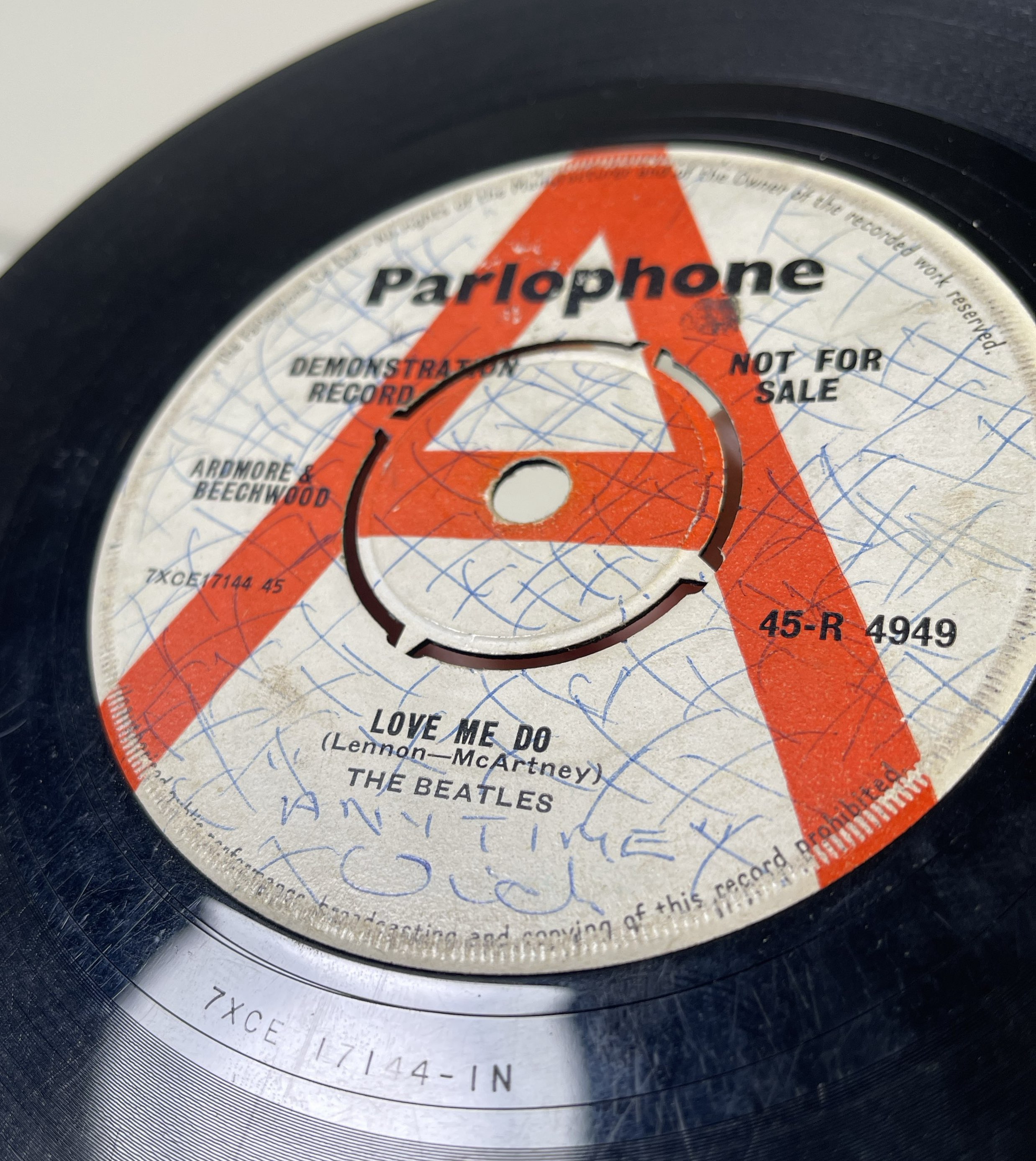 Lot 128 - THE BEATLES - LOVE ME DO 7