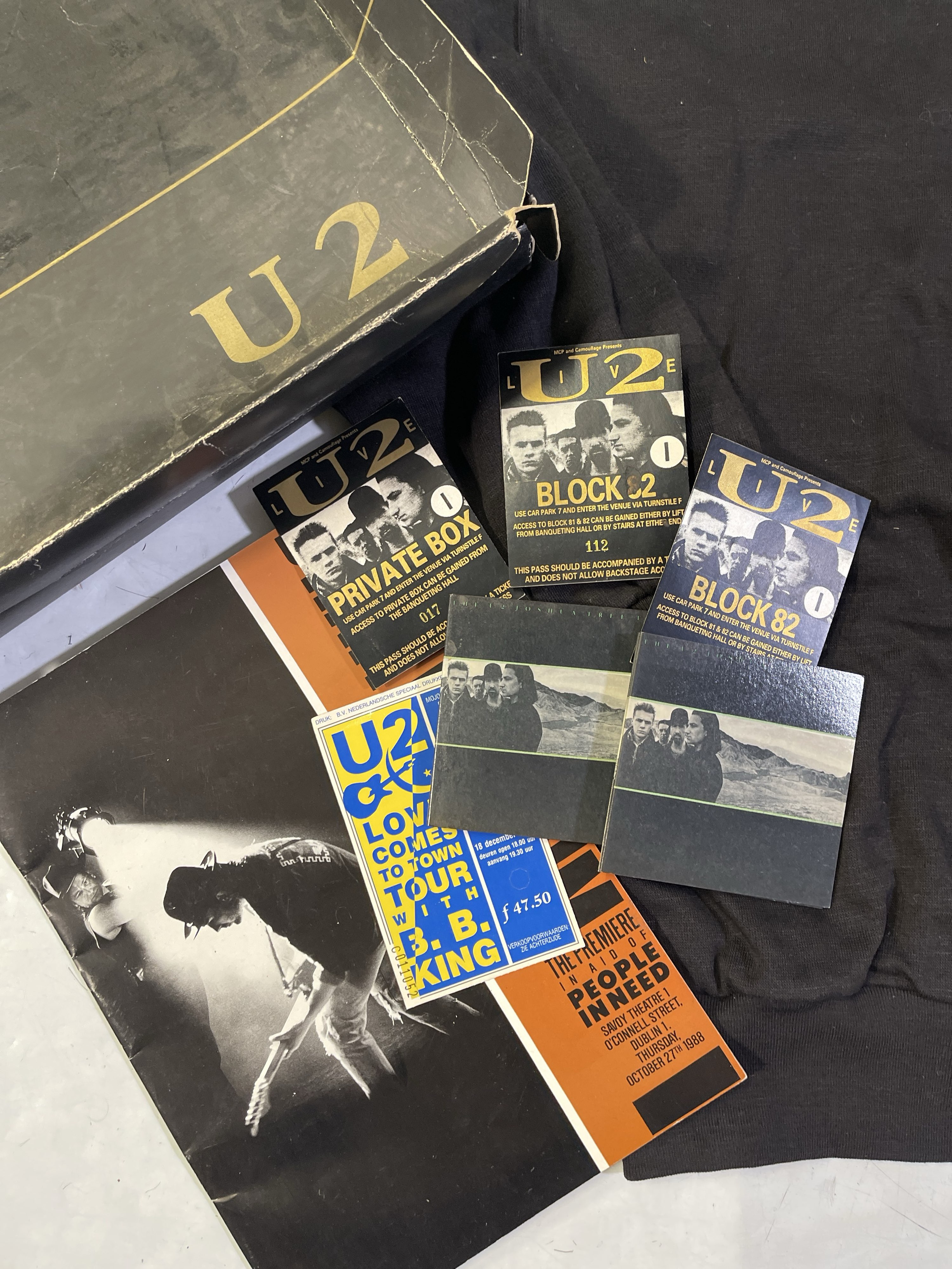 Lot 346 - U2 - MEMORABILIA COLLECTION.