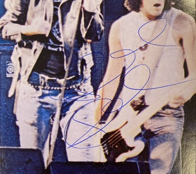 Lot 214 - THE RAMONES FULLY SIGNED LP.