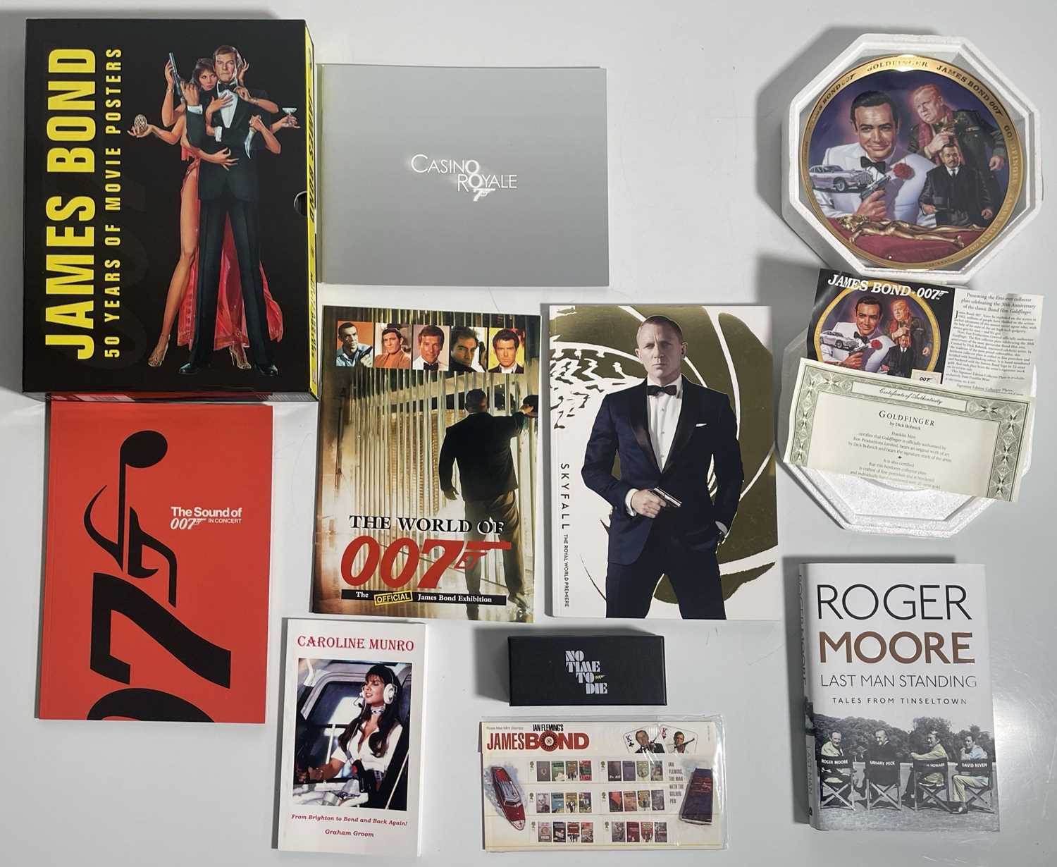 Lot 86 - JAMES BOND MEMORABILIA ITEMS.