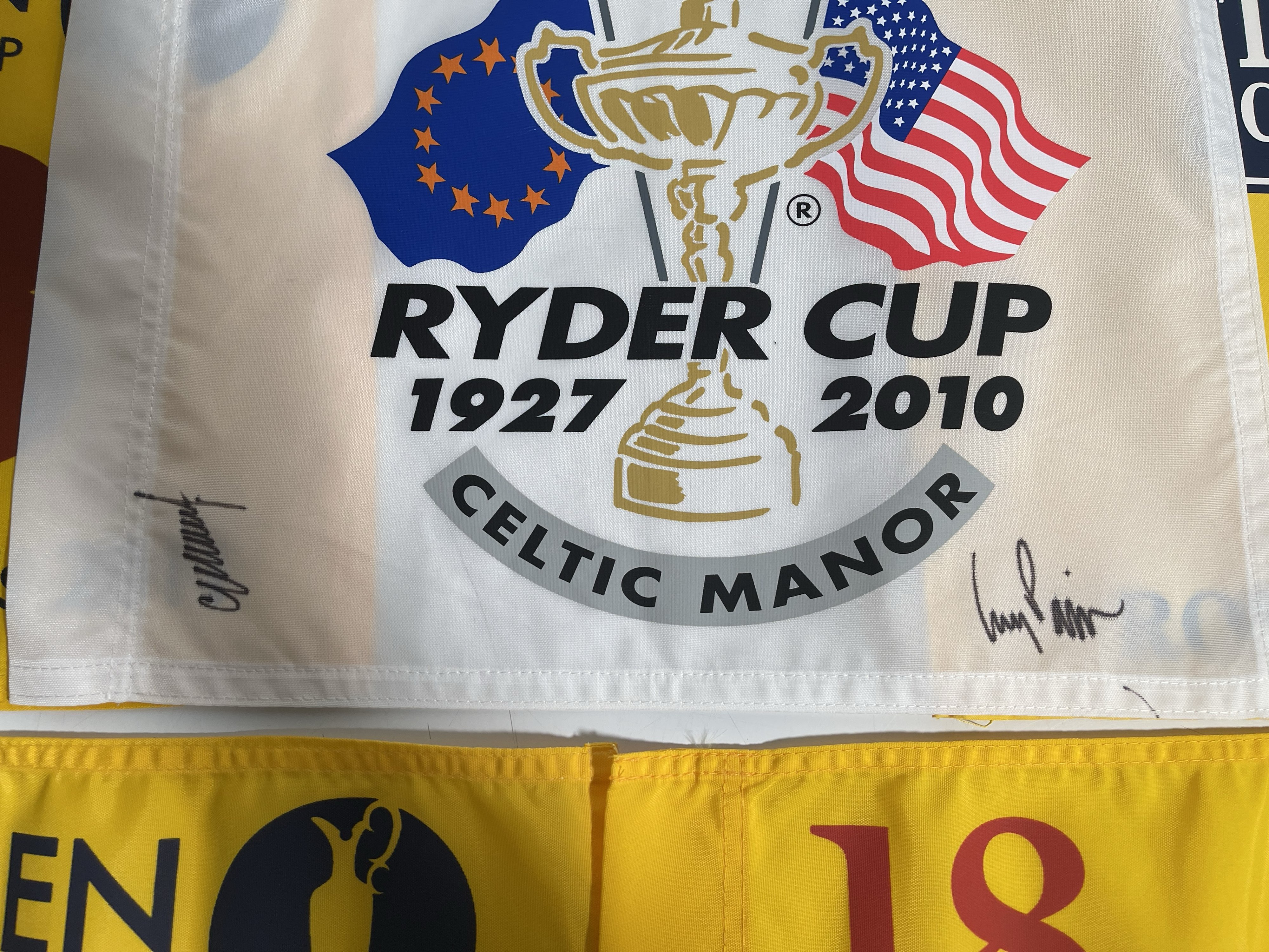 Lot 232 - GOLF - PLAYER SIGNED FLAGS.