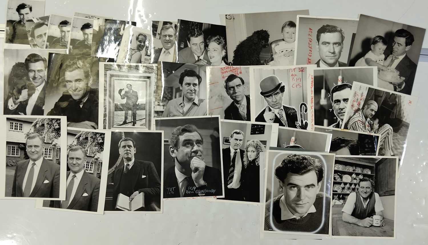 Lot 166 - ACTORS - COLLECTION OF ORIGINAL PRESS