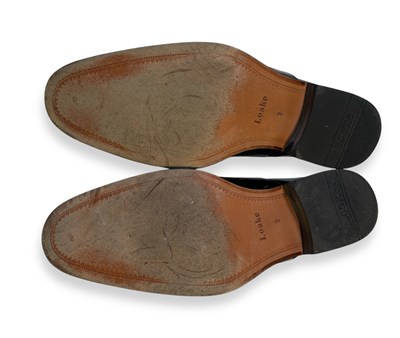 Lot 33 - PEAKY BLINDERS - PACKY LEE AS JOHNNY DOGS - LIKELY SCREEN WORN PATENT LEATHER LOAFERS.