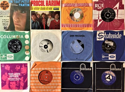 Lot 1028 - CLASSIC ROCK/ POP/ BEAT - 60s/ 70s - 7" COLLECTION