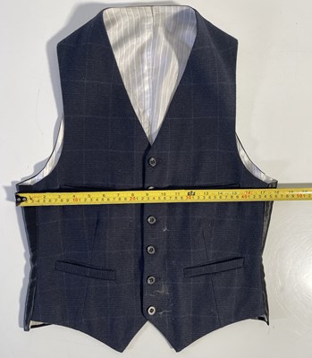 Lot 46 - PEAKY BLINDERS - CILLIAN MURPHY AS TOMMY SHELBY - SCREEN MATCHED WOOLLEN THREE-PIECE SUIT.
