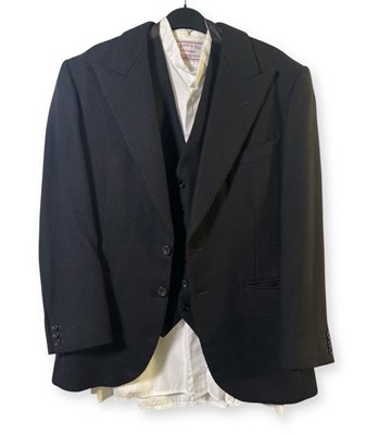 Lot 44 - PEAKY BLINDERS - CILLIAN MURPHY AS TOMMY SHELBY - LIKELY SCREEN WORN SUIT.