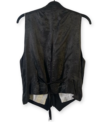 Lot 44 - PEAKY BLINDERS - CILLIAN MURPHY AS TOMMY SHELBY - LIKELY SCREEN WORN SUIT.