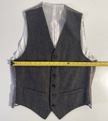 Lot 51 - PEAKY BLINDERS - CILLIAN MURPHY AS TOMMY SHELBY - LIKELY SCREEN WORN SUIT WITH SHIRT.