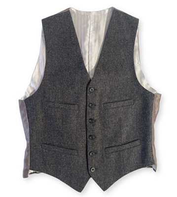 Lot 51 - PEAKY BLINDERS - CILLIAN MURPHY AS TOMMY SHELBY - LIKELY SCREEN WORN SUIT WITH SHIRT.