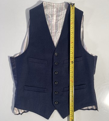 Lot 49 - PEAKY BLINDERS - CILLIAN MURPHY AS TOMMY SHELBY - LIKELY SCREEN WORN SUIT.