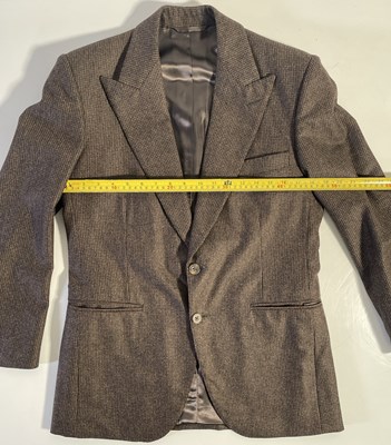 Lot 52 - PEAKY BLINDERS - CILLIAN MURPHY AS TOMMY SHELBY - LIKELY SCREEN WORN SUIT AND SHIRT.