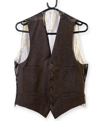 Lot 52 - PEAKY BLINDERS - CILLIAN MURPHY AS TOMMY SHELBY - LIKELY SCREEN WORN SUIT AND SHIRT.