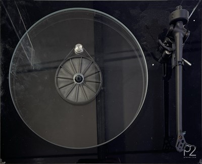 Lot 3 - REGA PLANAR 2 TURNTABLE - BLACK.
