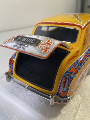 Lot 346 - PARAGON MODELS REPLICA JOHN LENNON ROLLS ROYCE PHANTOM V