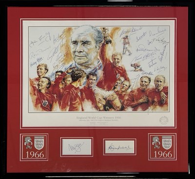 Lot 445 - FOOTBALL MEMORABILIA - ENGLAND WORLD CUP WINNERS 1966 - MULTI-SIGNED PRESENTATION.