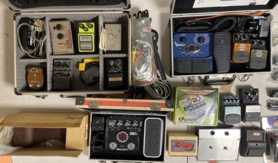 Lot 27 - GUITAR EFFECT PEDAL AND SPARE GUITAR PARTS.