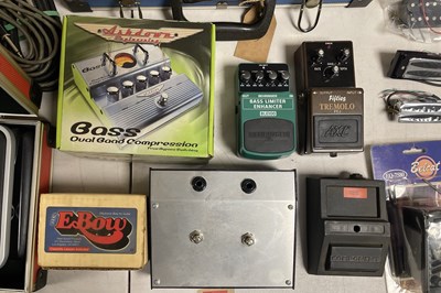 Lot 27 - GUITAR EFFECT PEDAL AND SPARE GUITAR PARTS.