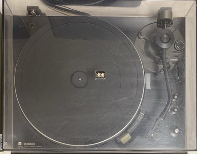 Lot 30 - HIFI EQUIPMENT INC TECHNICS TURNTABLES.
