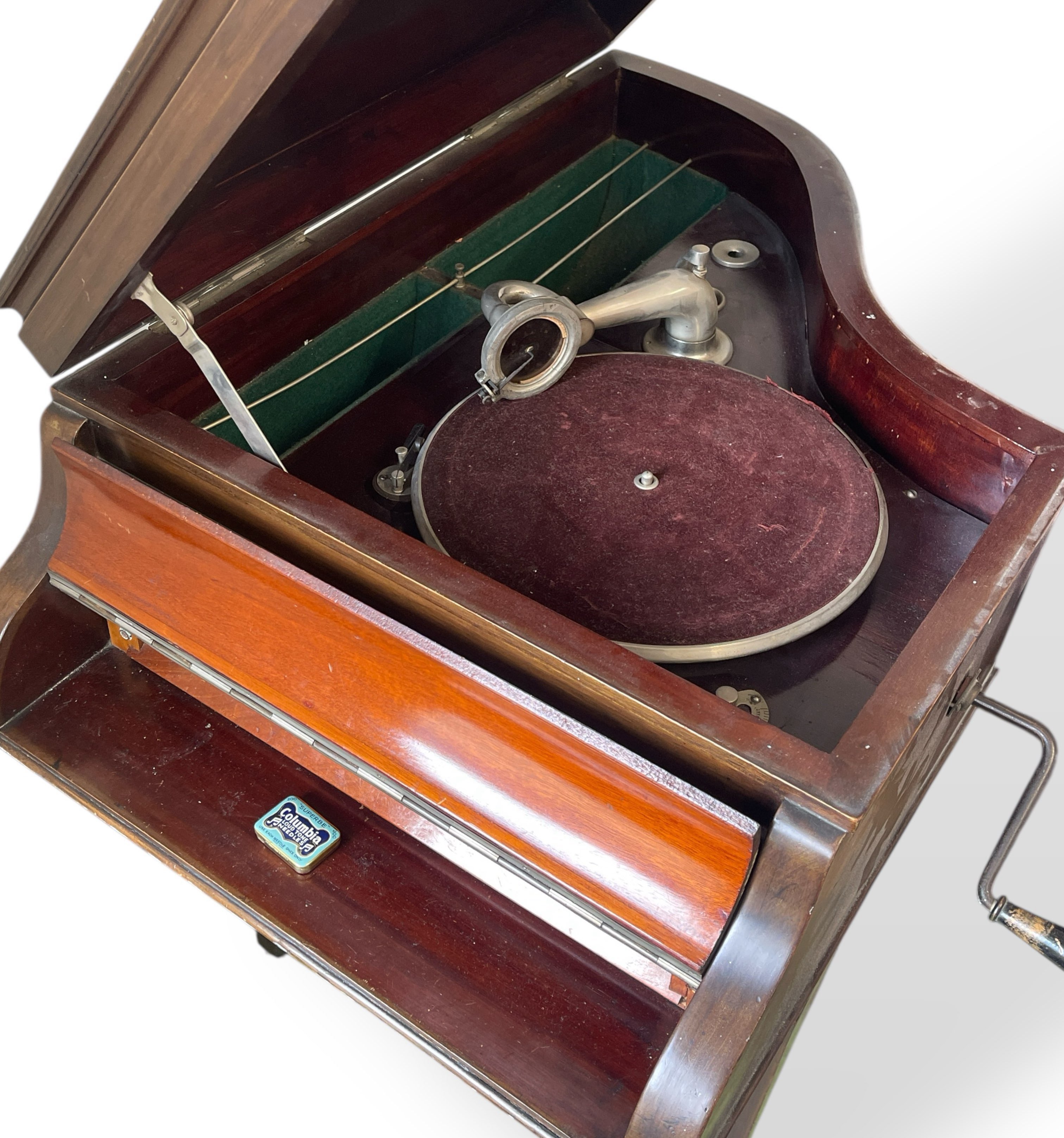 Lot 33 - ANTIQUE PHONOGRAPH WITH ROCK N ROLL 78RPM